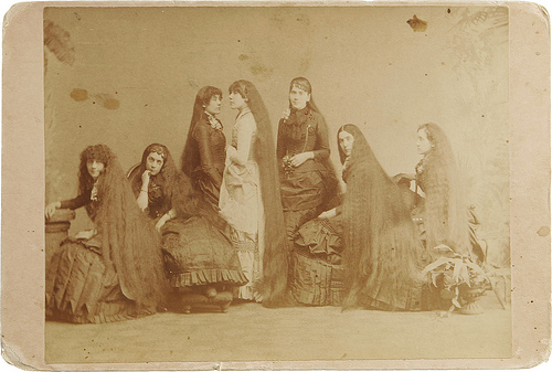 long-hair-many-women