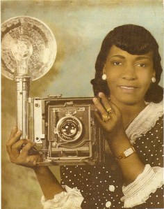 vintage-black-women-with-camera