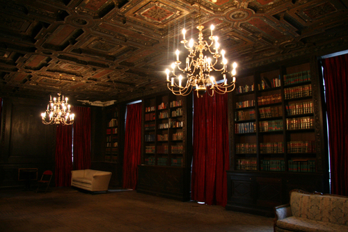 library at Alder Manor NY